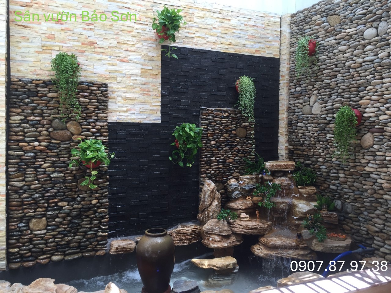 Dự án tường thác nước quận 12